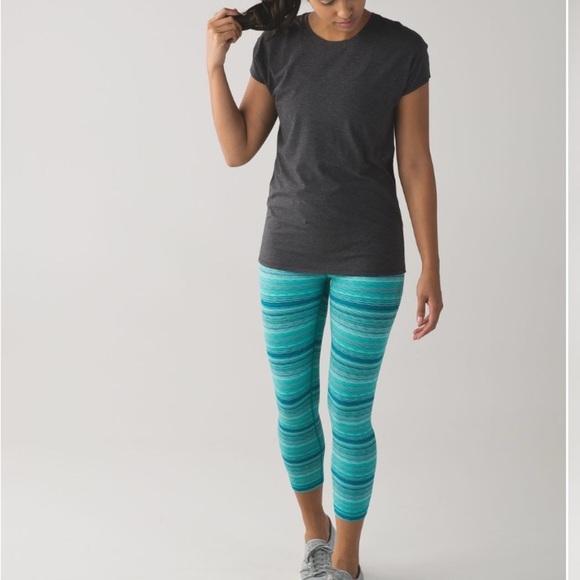 Lululemon Wunder Under Crop Luxtreme | Size 4 - Picture 1 of 6